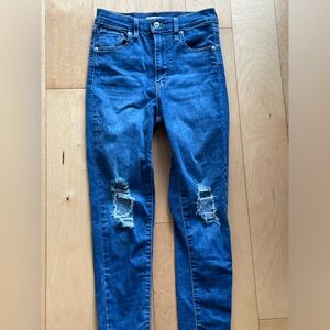 Levi high rise denim skinny jeans. Size 26
